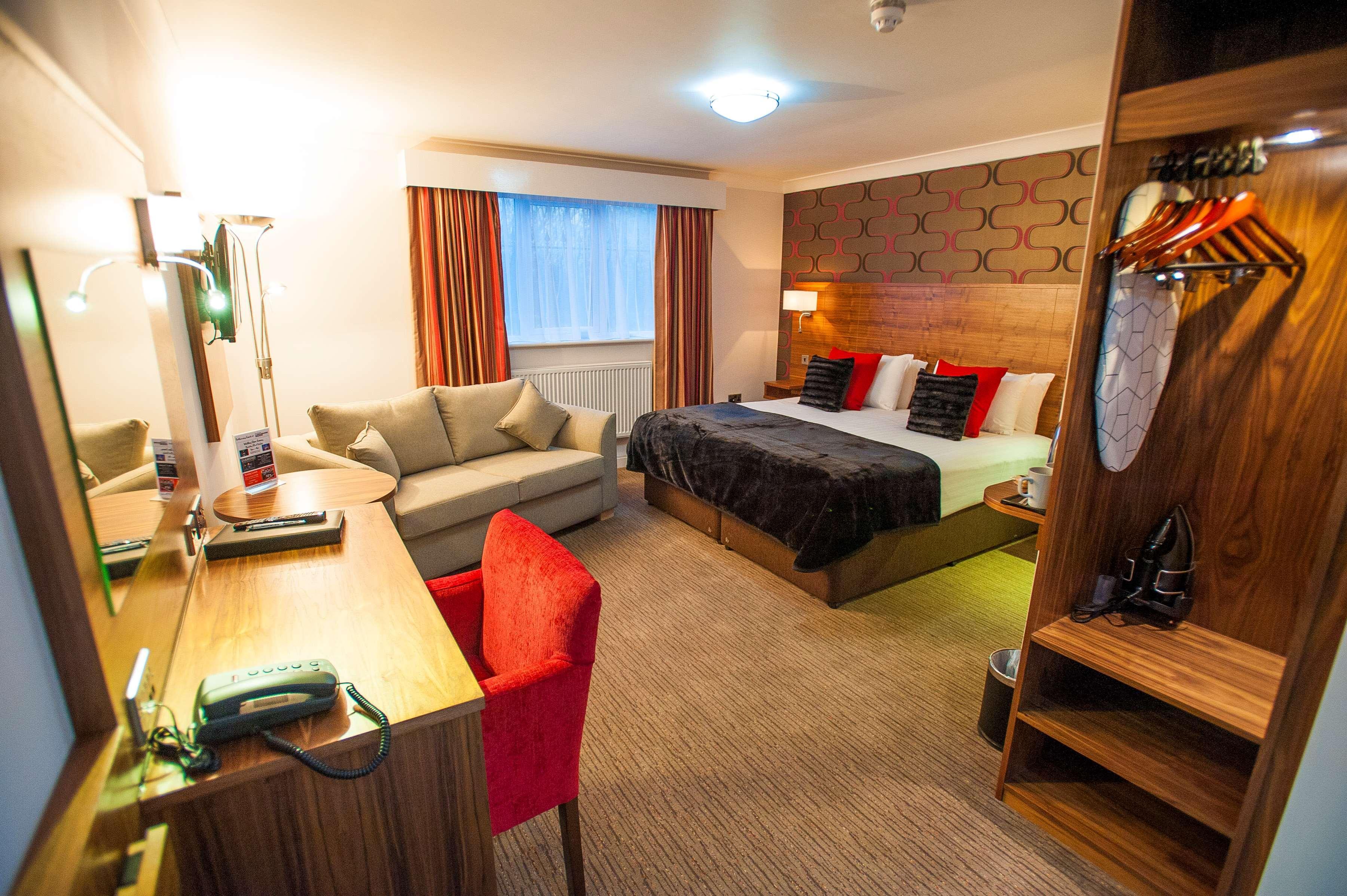 Best Western Plus Lancashire Manor Hotel Skelmersdale Exterior photo