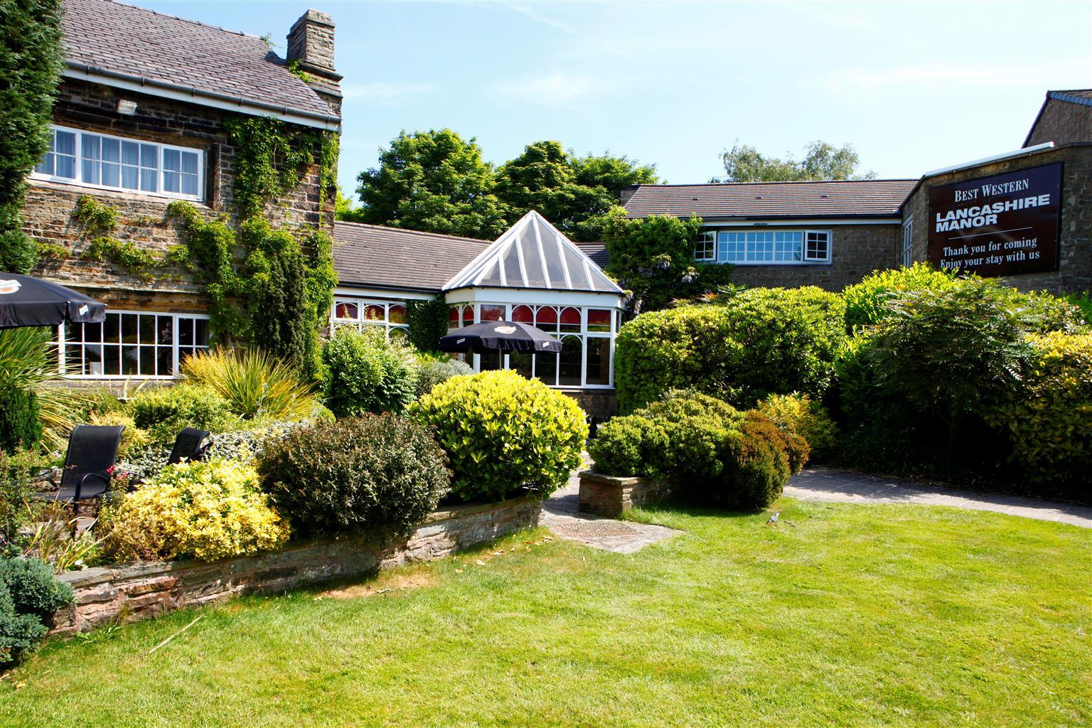 Best Western Plus Lancashire Manor Hotel Skelmersdale Exterior photo