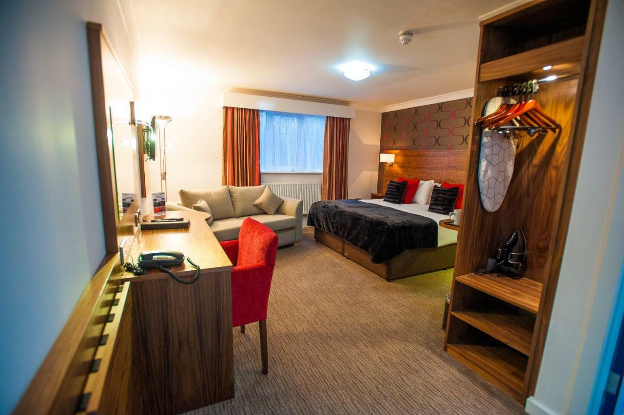 Best Western Plus Lancashire Manor Hotel Skelmersdale Exterior photo